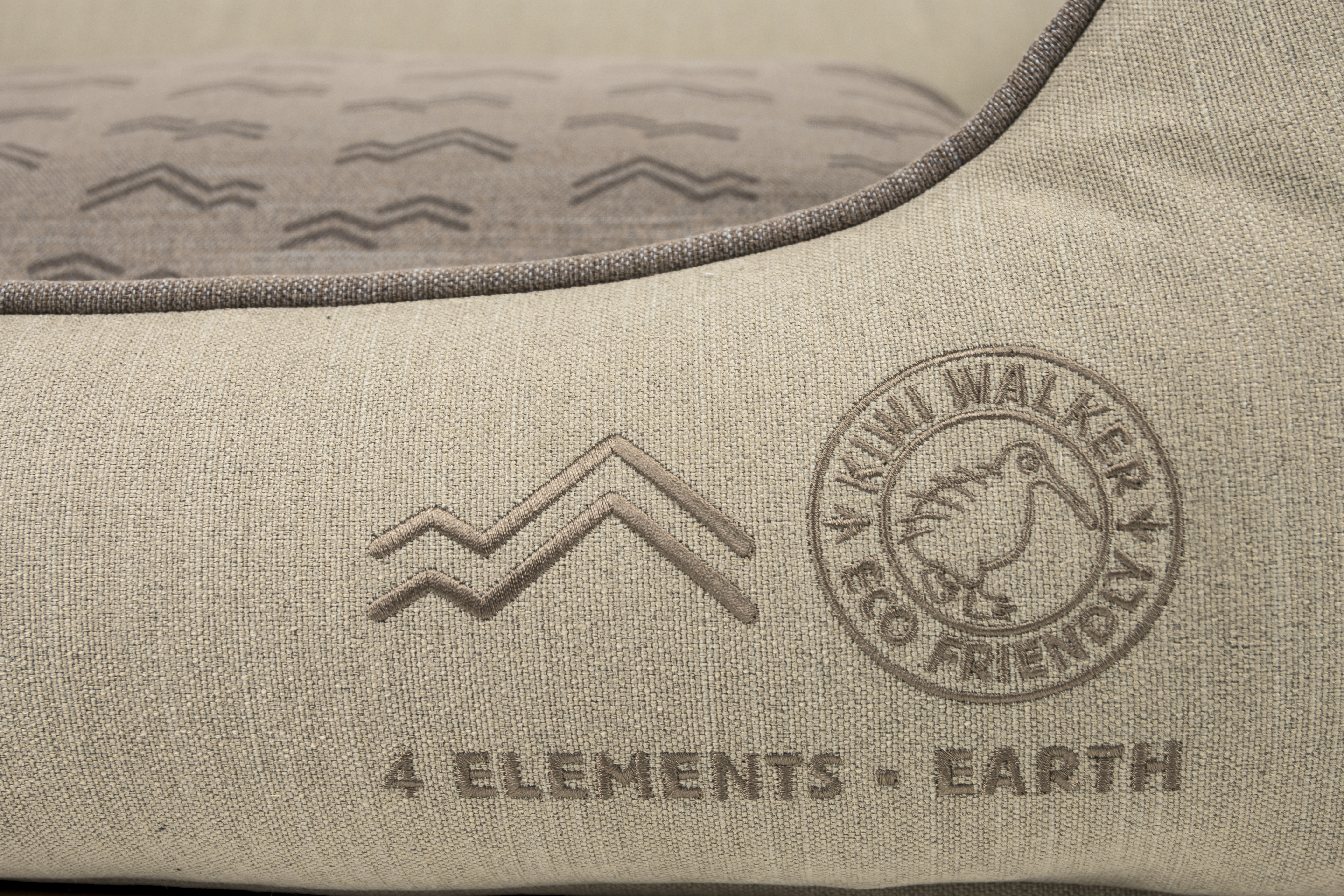 Kiwi-Walker, 4elements Sofa Bed EARTH Brown - M 60x80x25cm